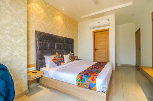 Fabhotel Apple Tree