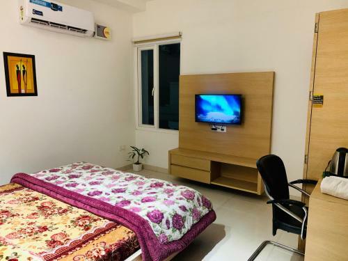 Hotel Holidayvilla & Suites
