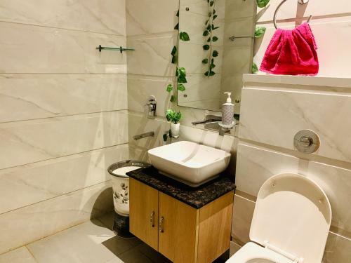 Hotel Holidayvilla & Suites