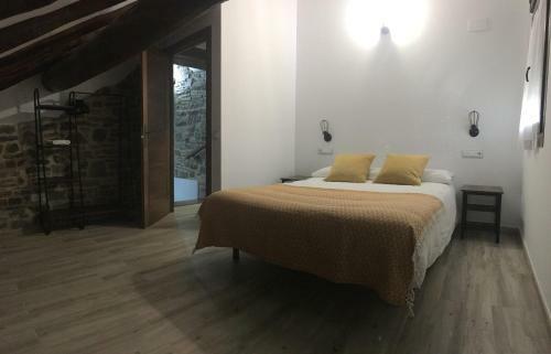 Apartamentos Bajo Pe�a