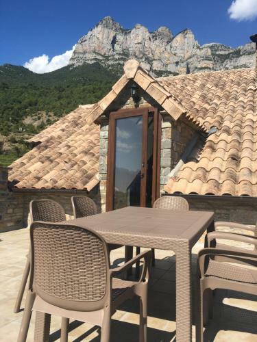 Apartamentos Bajo Pe�a
