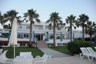 Aparthotel Irina Beach Hotel