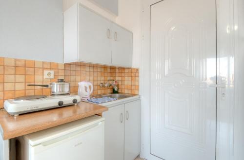 Antomar Apartments And Studios