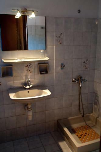 Hostal Haravgi