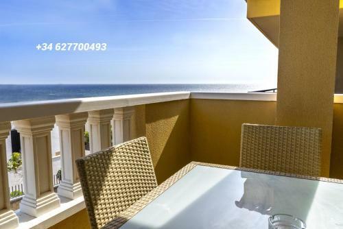 Apartamento La Perla Beach Apt With Pool