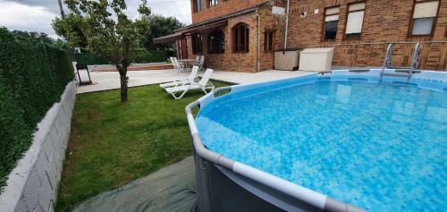Amplia, Reformada Y C�moda Villa Cerca de Todo.