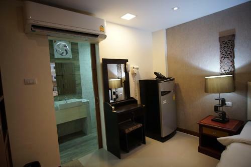 Kim Hotel @ Bangplong