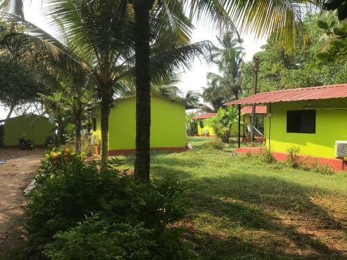 Hotel Five-five Beach Front Cottages