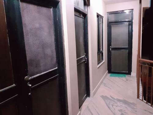 Hostal Ambience House