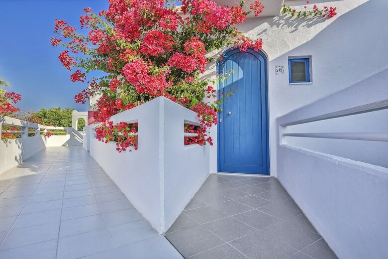 Alex Beach Hotel & Bungalows