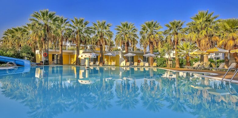 Alex Beach Hotel & Bungalows