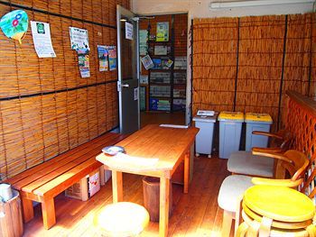 Albergue J-hoppers Hiroshima Guesthouse