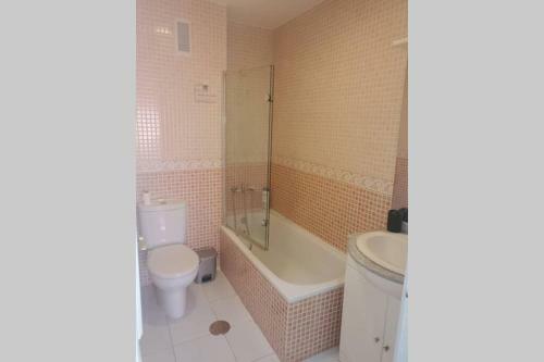 Apartamento Espacioso Piso En Residencial Con Gran Piscina