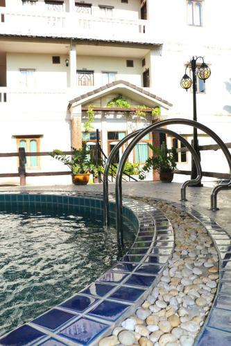 Mali Namphu Hotel