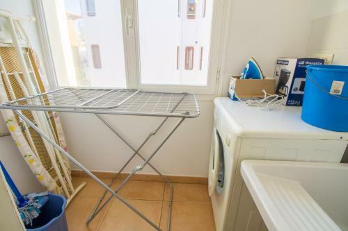 Apartment Near The Sea With Wifi And Pool