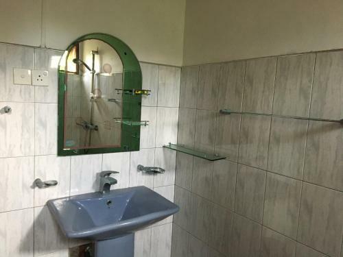 Hostal Little Peradise Guest House