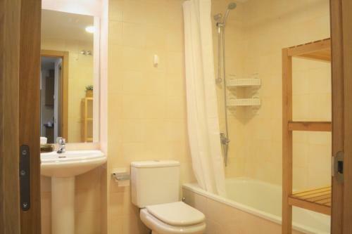 Apartament Acollidor Amb UNA Gran Llar de Foc