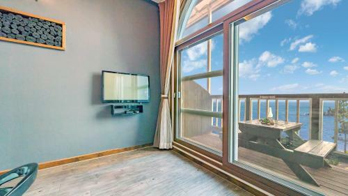 White Beach Pension