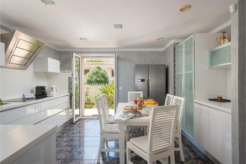 New! Stunning Villa With Sea View, Pool, Sauna And Jacuzzi