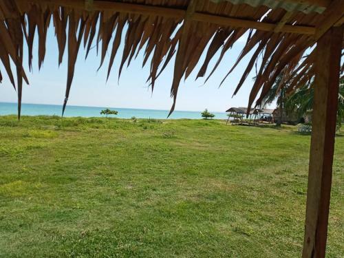 Hotel Hutkins Beach