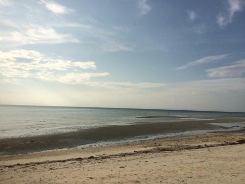 Hotel Hutkins Beach