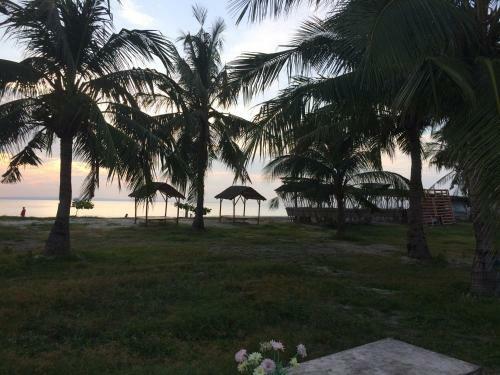 Hotel Hutkins Beach