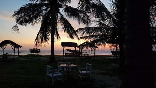Hotel Hutkins Beach
