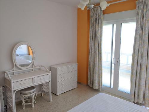 Estepona, Apartamento En Primera Linea de Playa