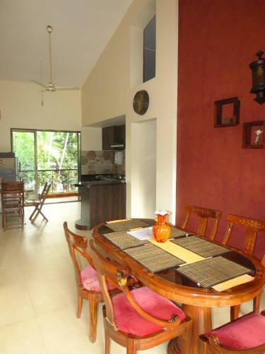 06) Spacious Luxurious Penthouse Apartment Sleeps 7 & Wifi