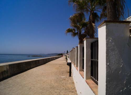 Beach-front Bahia Dorada