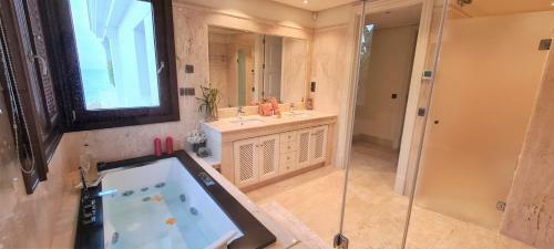 Luxury Apartment Frontal Beach In Doncella Beach