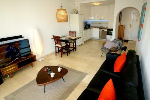 Attractive Apartment (Pa 4-17)