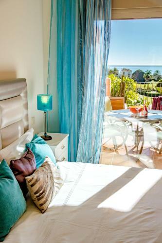Seaview Luxury Penthouse Apartment 24 Hour Security And Underground Parking