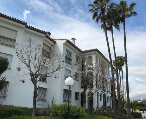 Marbella - Estepona Beach Frontline Apartment