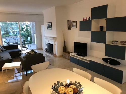 Marbella - Estepona Beach Frontline Apartment