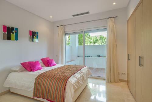 Apartamento Alcazaba Beach, Beach Front Complex In Estepona