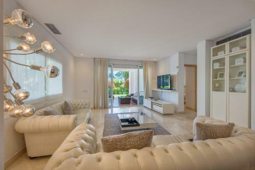 Apartamento Alcazaba Beach, Beach Front Complex In Estepona