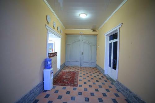 Hostal Parviz Guest House