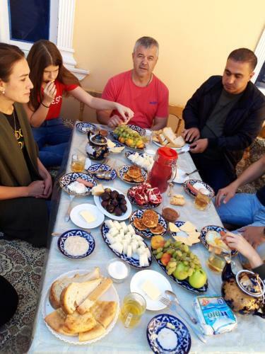 Hostal Parviz Guest House