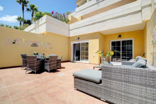 Wonderful Sunny Terrace Apartment (Pa 3-2)