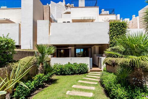 Apartamento Frontline Luxe Apt In Bahia de La Plata Rdr214