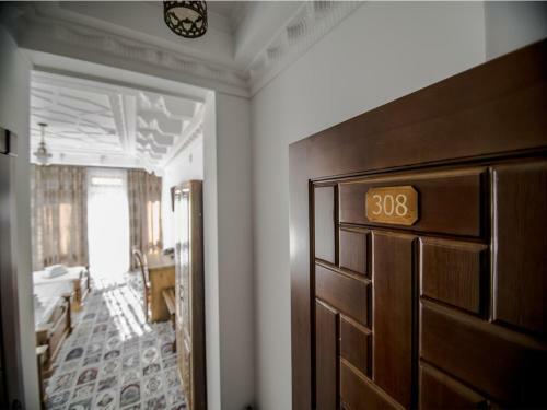 Labi Rud Hotel