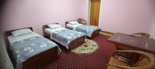 Hostal Shukrona Guest House
