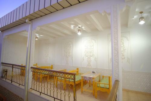 Eshoni Pir Hotel
