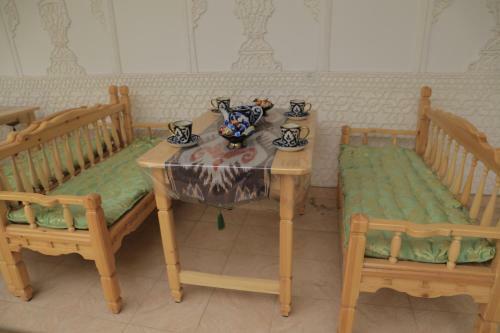 Eshoni Pir Hotel
