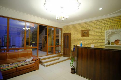 Eshoni Pir Hotel