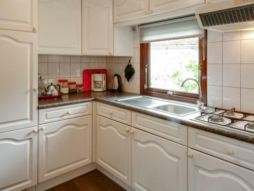 Beautiful Chalet With Swimming Pool In Stegeren