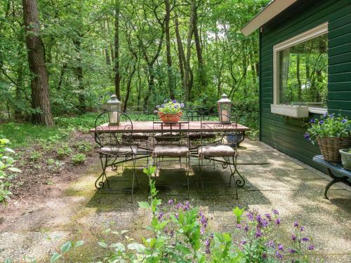 Tranquil Holiday Home In Dalfsen Near River
