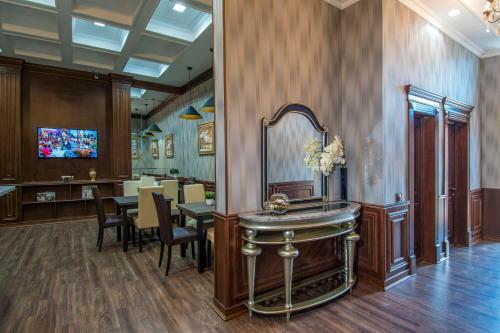 Seven Inn Boutique Hotel