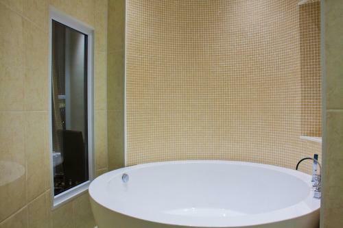 Sky Luxe Hotel